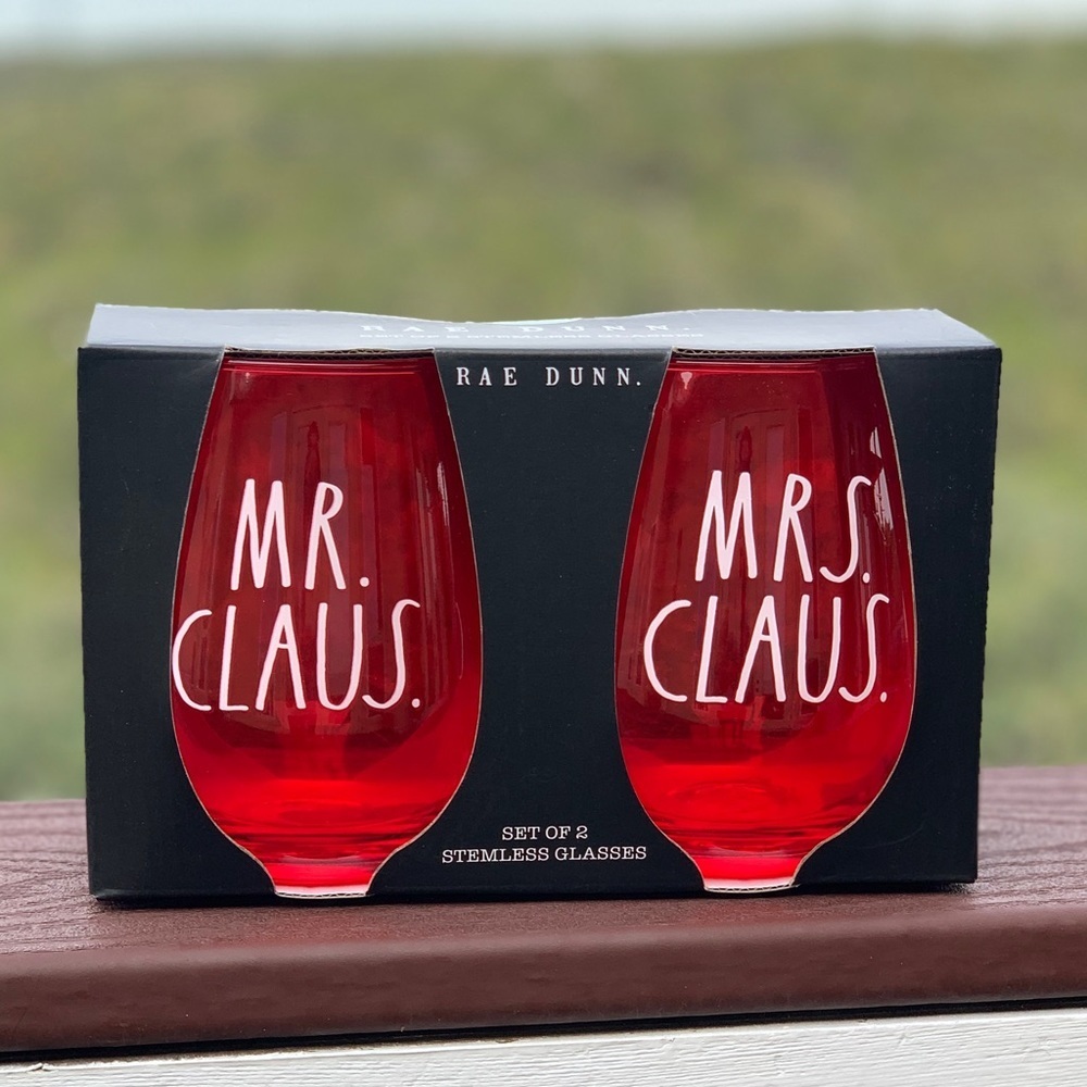 New Rae Dunn Mr and Mrs Claus 2 Piece‎ Wine Glassware